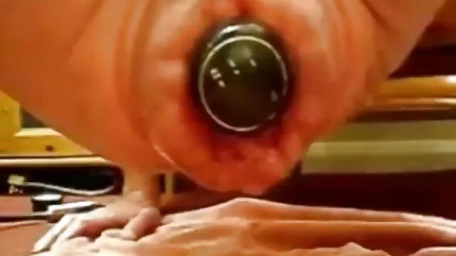 Une ado se masturbe dans sexe francais en streaming sa salle de bain pour le spectacle
