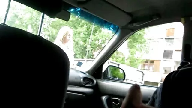La milf chaude Lisa obtient une double pénétration film x en français en streaming et un bukkake à la maison